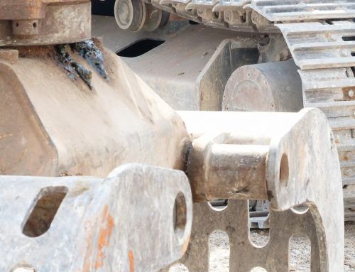 Recambios originales vs compatibles en maquinaria de obra pública: ventajas y riesgos