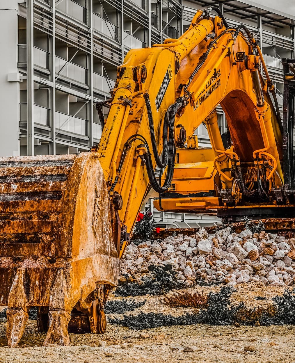 Guía básica de maquinaria forestal con equipos imprescindibles para trabajos en monte