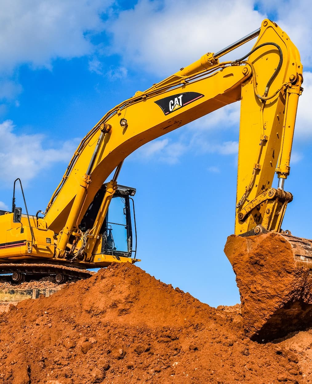 Compra de maquinaria forestal en el extranjero con ventajas y riesgos